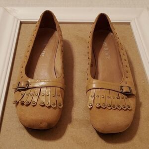 David Tate Jam Tan Suede Studded Loafers - Size 9 - Note Flaw